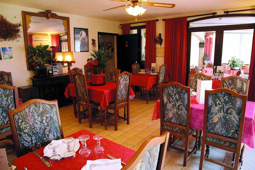 Longo Mai Hotel Arles Exterior photo